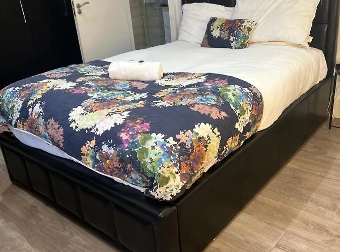 Luxury Double Room W/ Private Bathroom